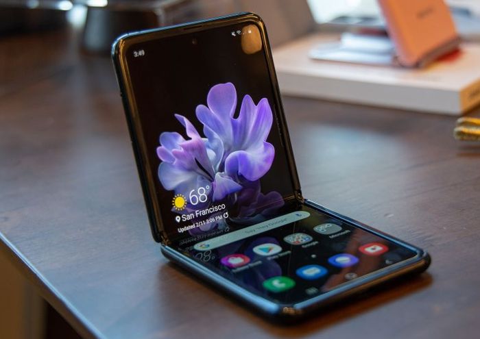 Ponsel Lipat Terbaru Samsung Ini Keren, Tapi Biaya Ganti Layar Rusak Rp7 Juta